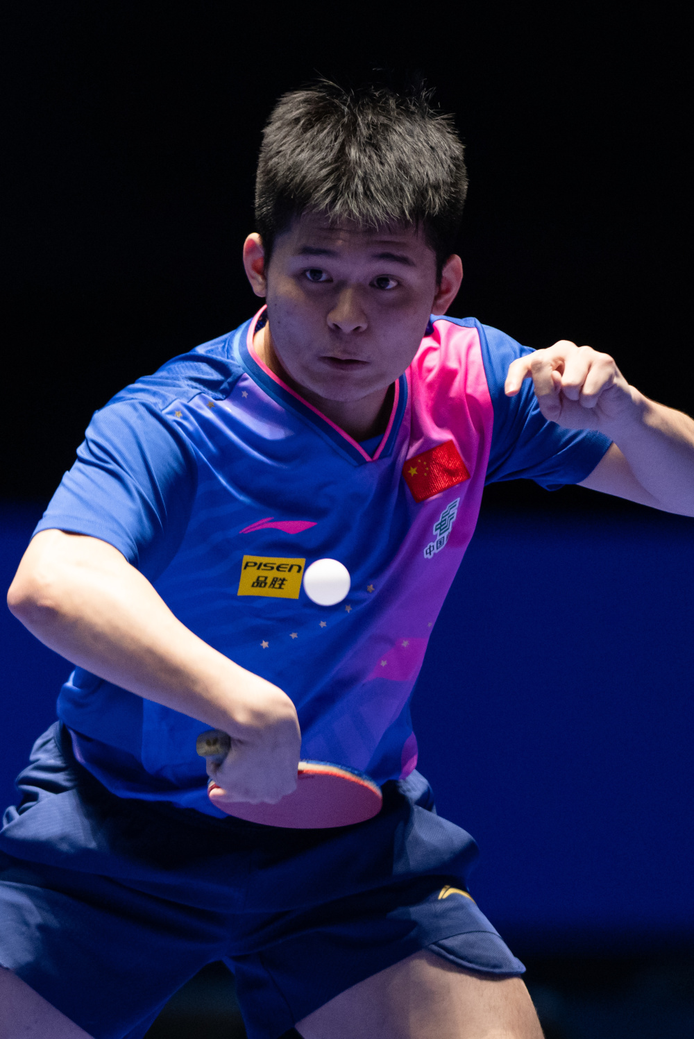 手的挑衅而 手的挑衅而